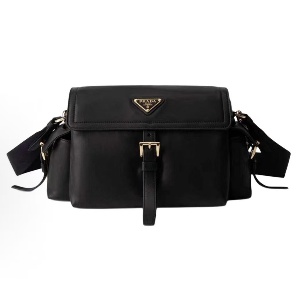 프라다 익스플로어 미디움 램스킨 숄더백 1BD394 블랙