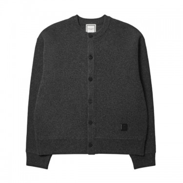 우영미 FW24 단추 포인트 솔리드 긴팔 니트 남성 그레이