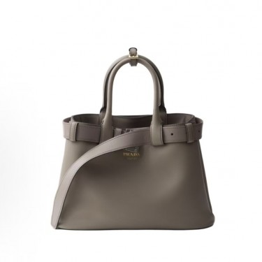 프라다 버클 엠보 레터링 로고 가죽 토트백 미디엄 1BA434 그레이