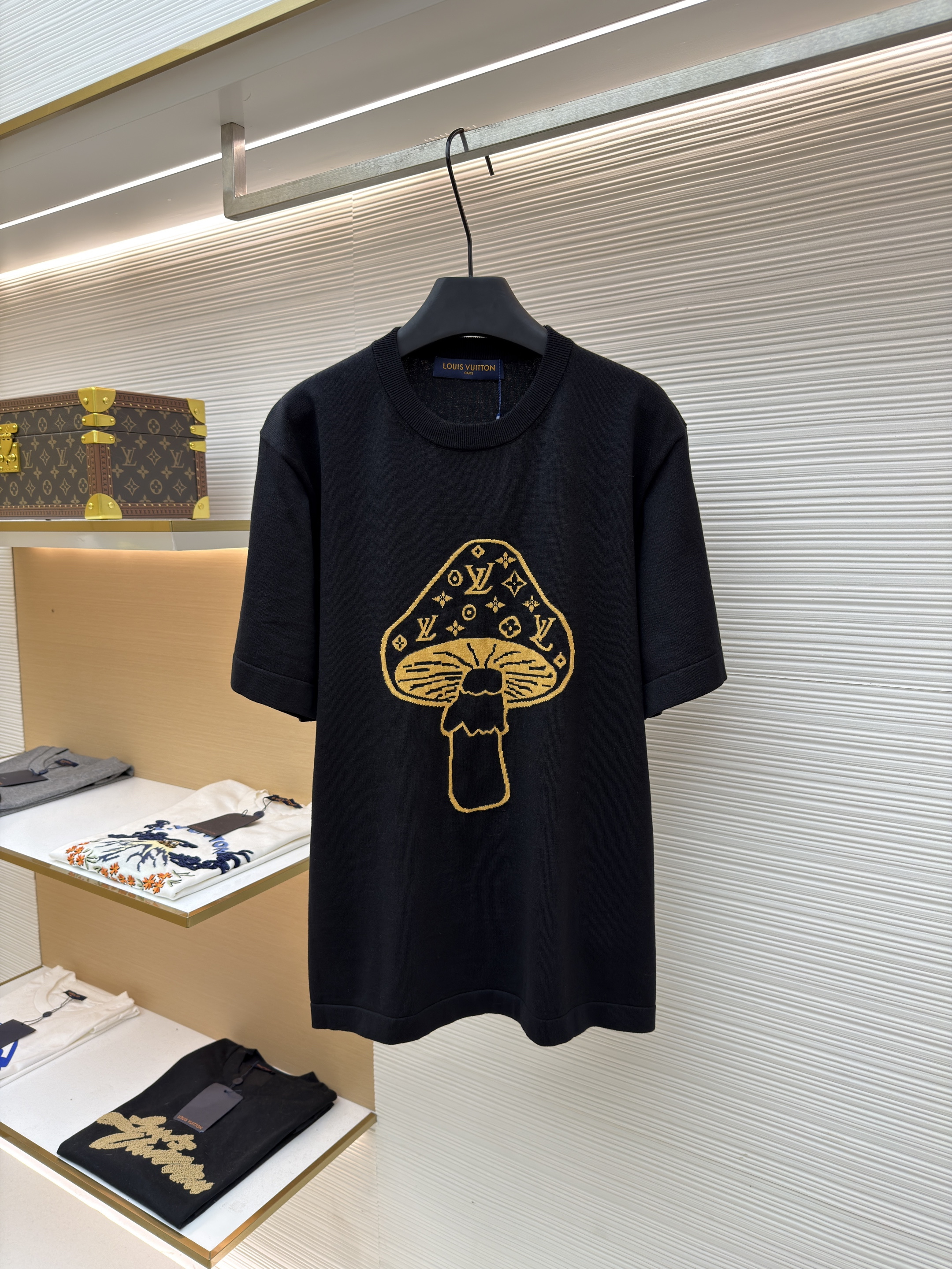 루이비통 버섯 인타르시아 니트 라운드넥 반팔 티셔츠 (X공장)