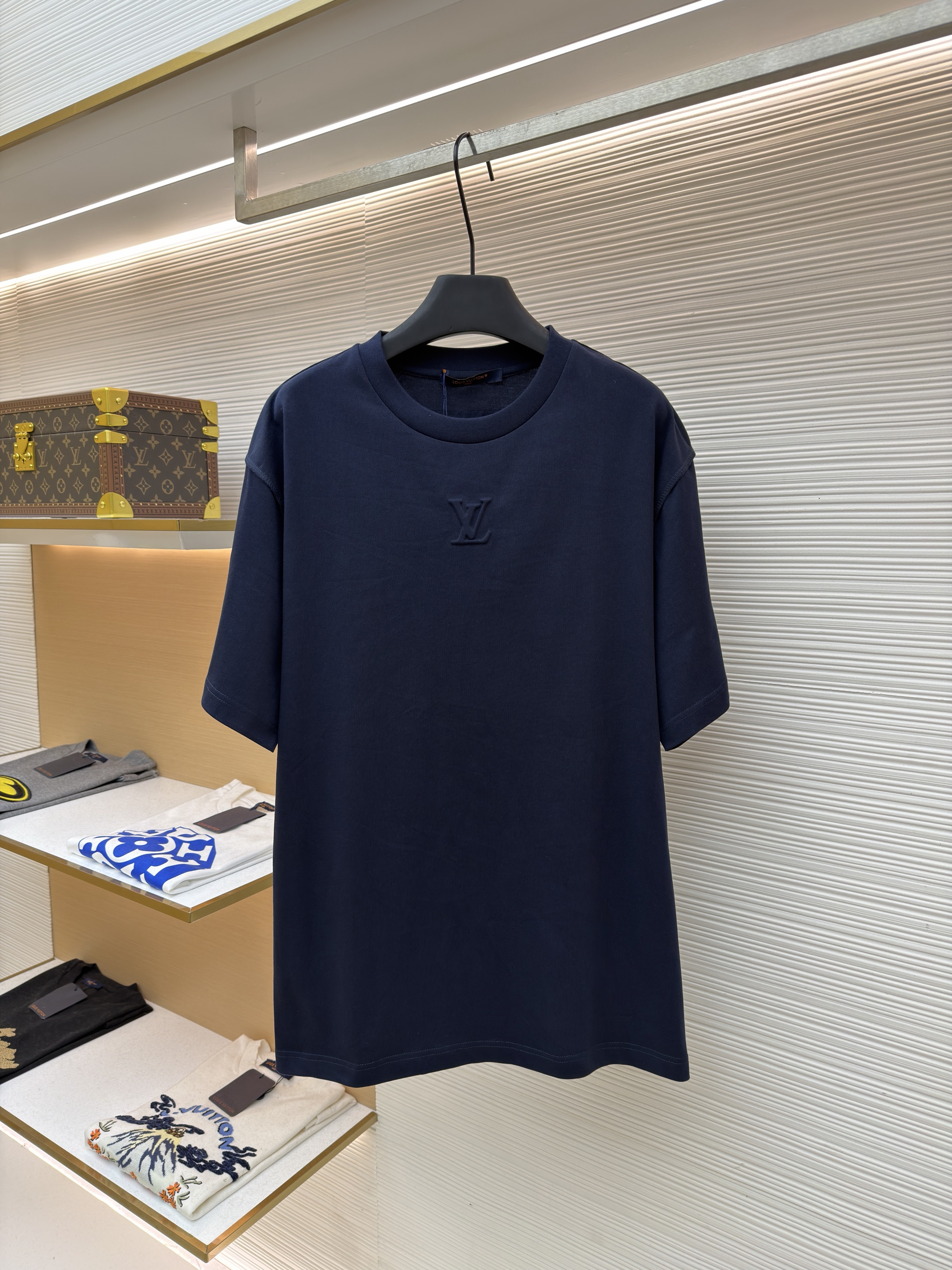 루이비통 엠보싱 스몰 로고 티셔츠 (X공장)