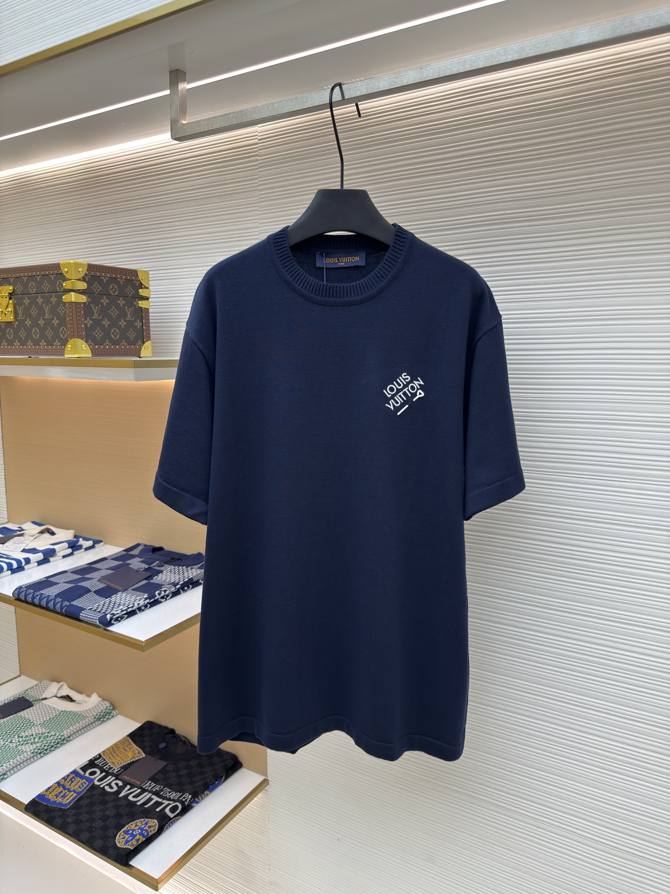 루이비통 레터 자수 핀 장식 반팔 티셔츠 (X공장)