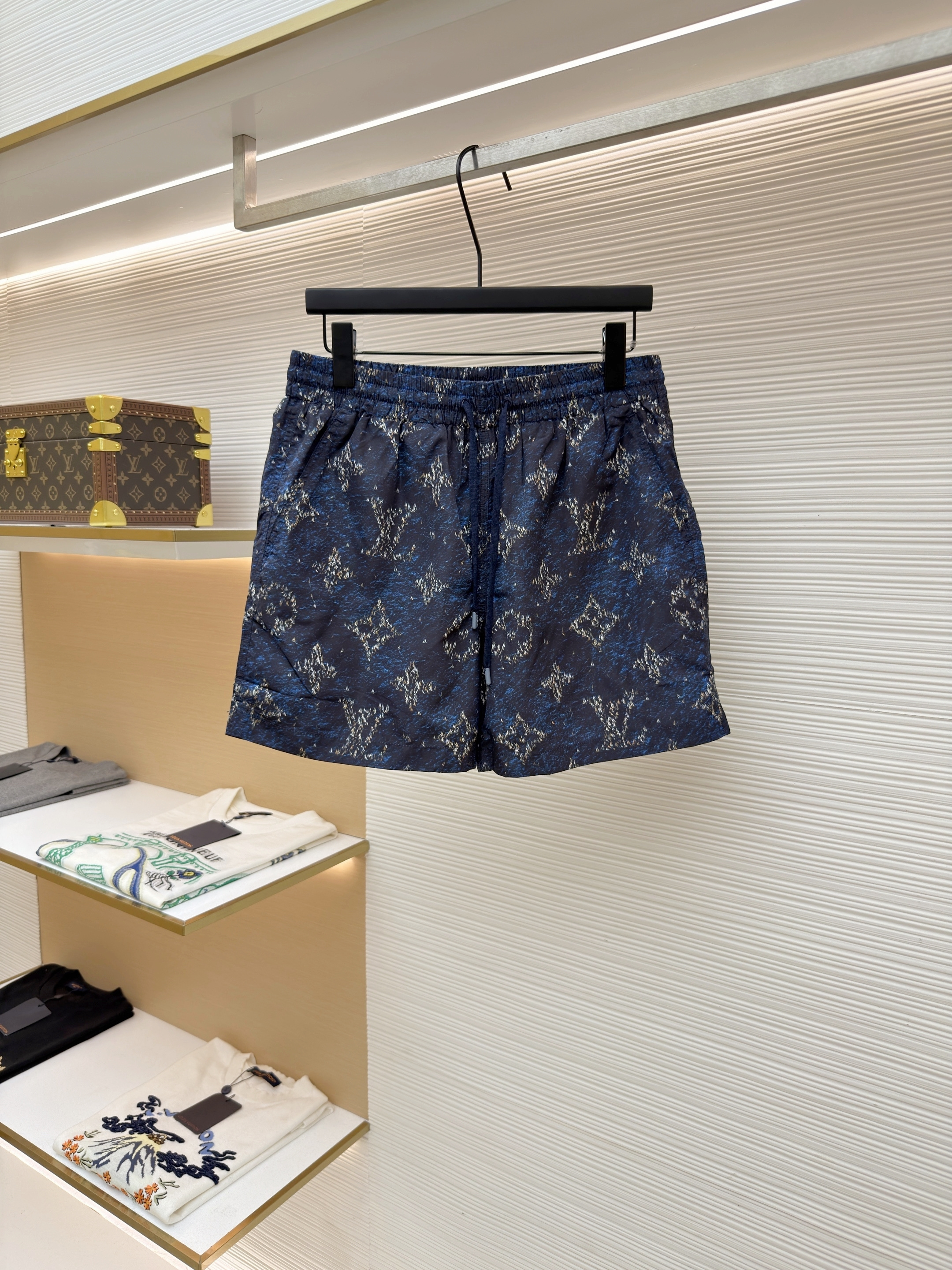 루이비통 풀패턴 비치 드로스트링 반바지 (X공장)