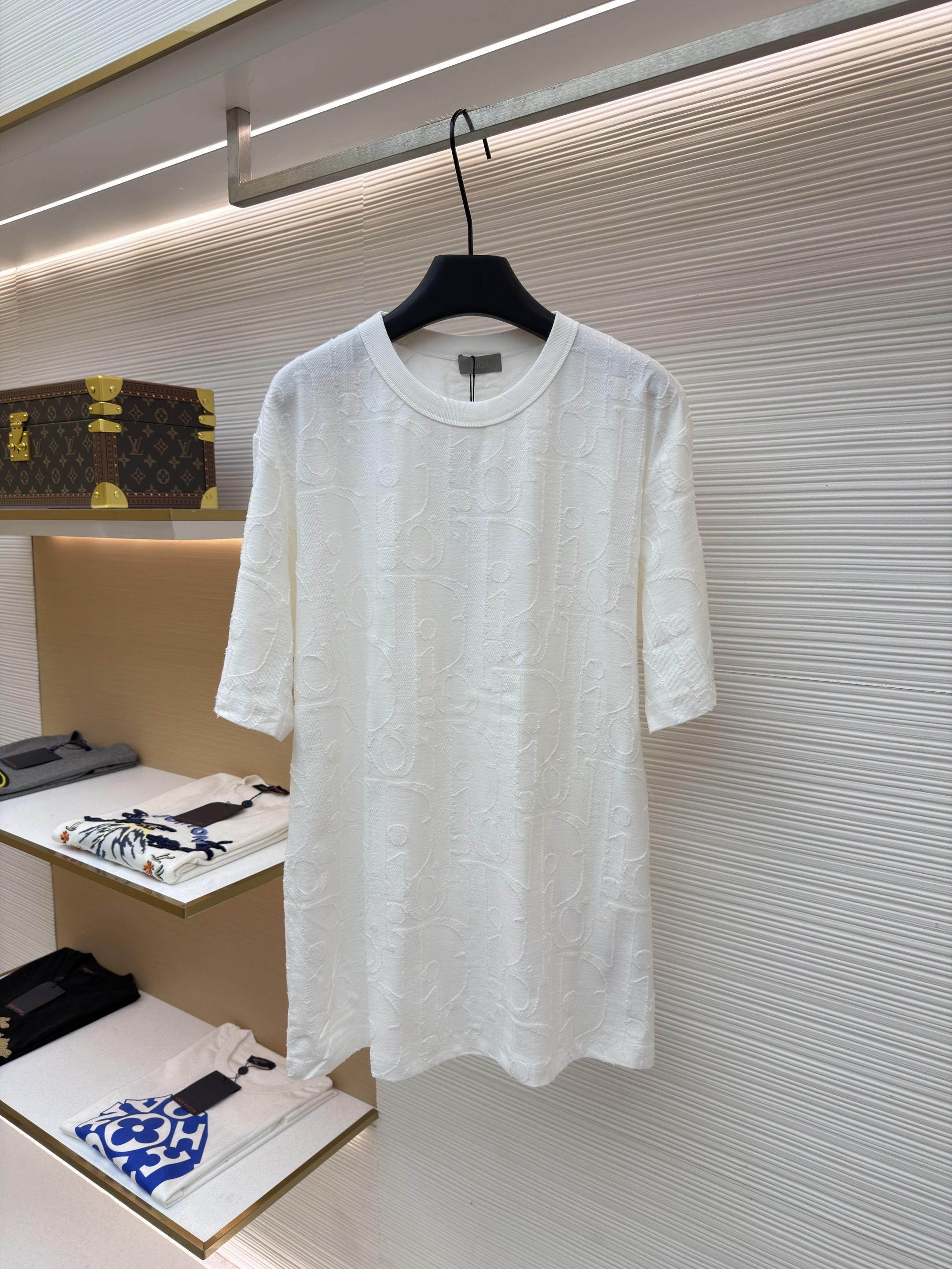 디올 컷아웃 엠보 로고 반팔 티셔츠 (X공장)