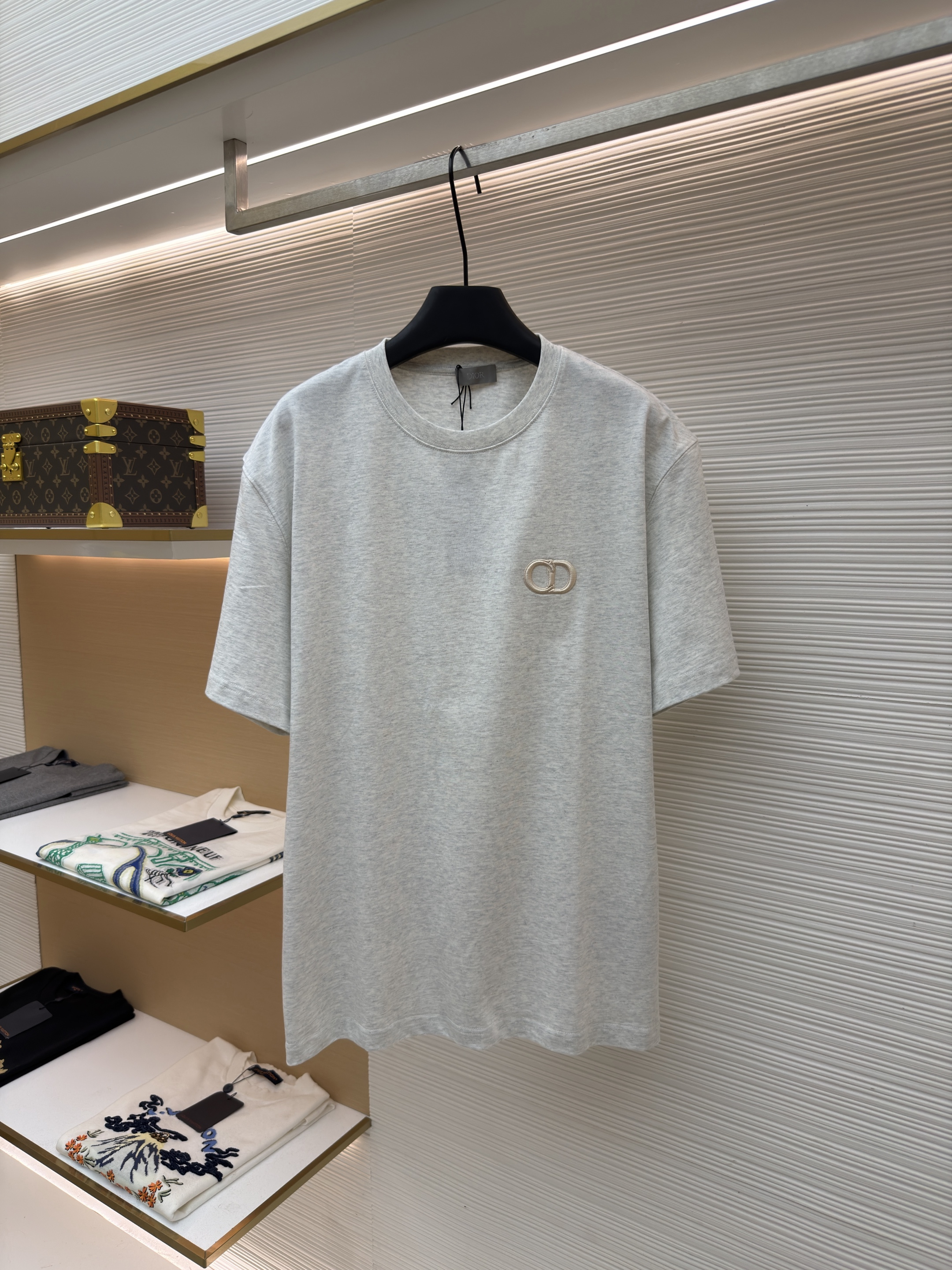 디올 CD 로고 자수 라운드넥 반팔 티셔츠 (X공장)