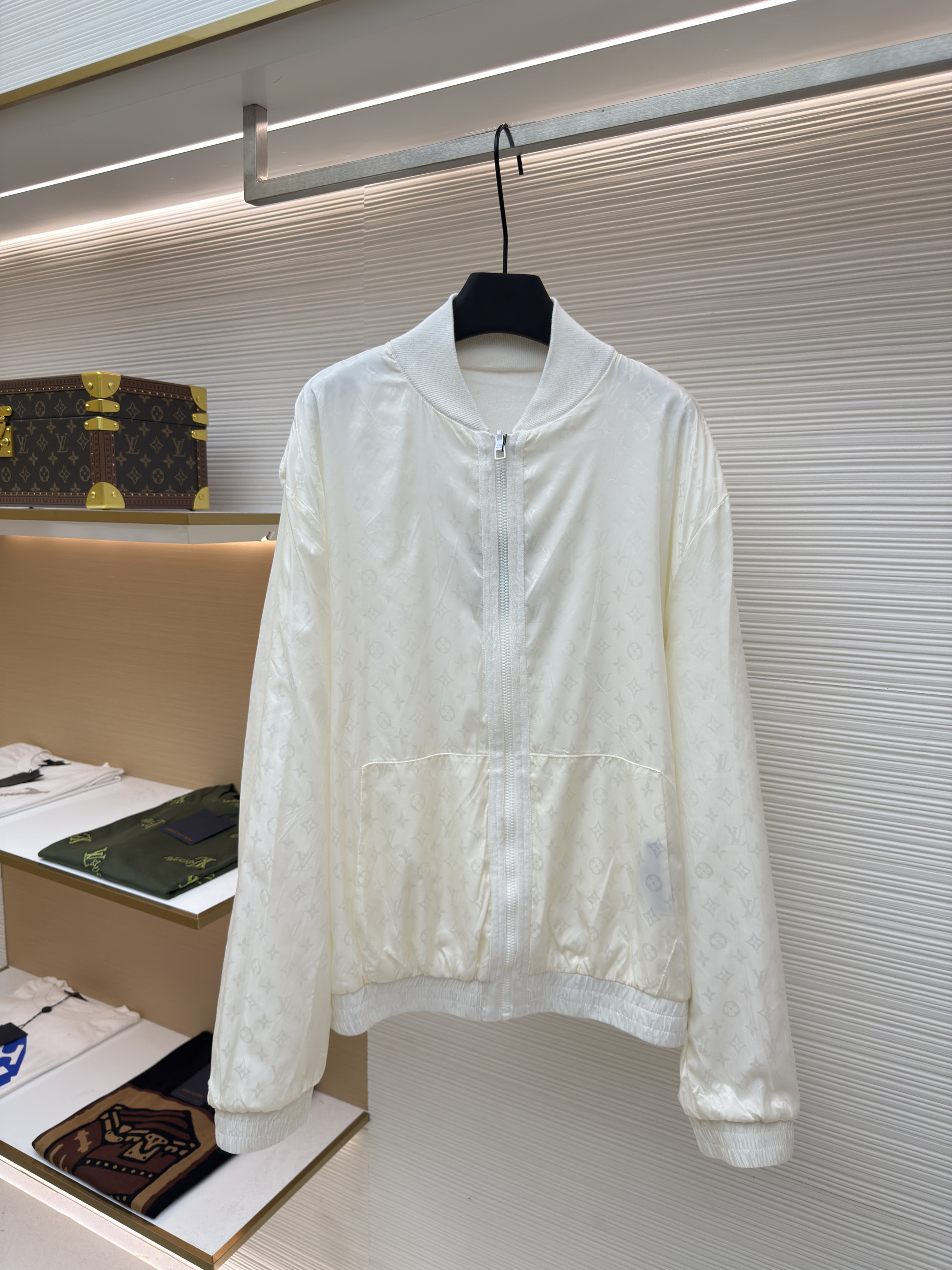 루이비통 양면 지퍼 재킷
