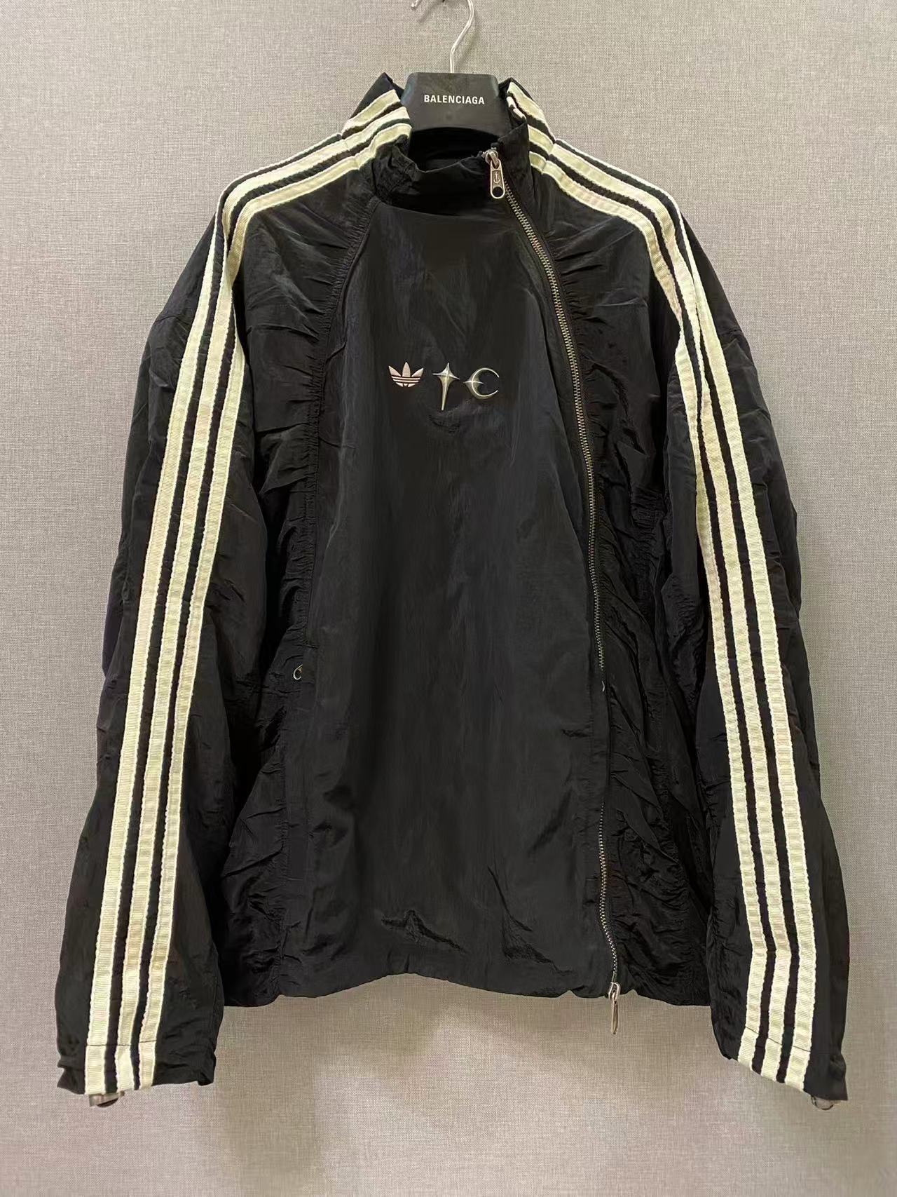 아디다스 오리지널 X 떠그클럽 콜라보 바람막이 트랙 자켓 사선지퍼 나일론 우븐 자켓