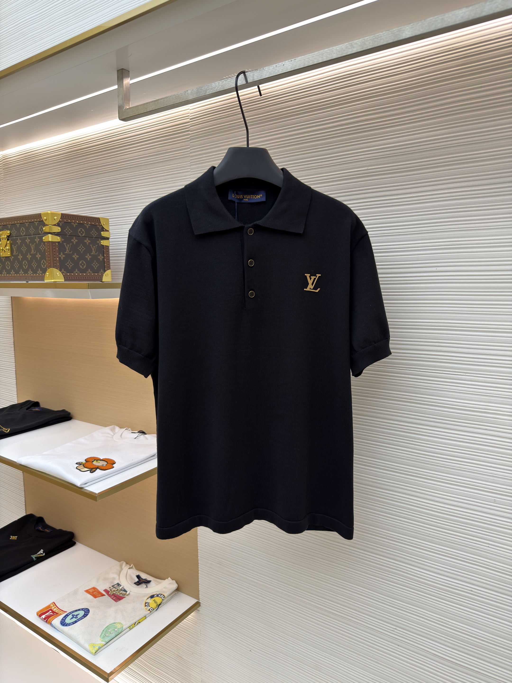 루이비통 레터링 가죽 패치 로고 니트 반팔 폴로셔츠