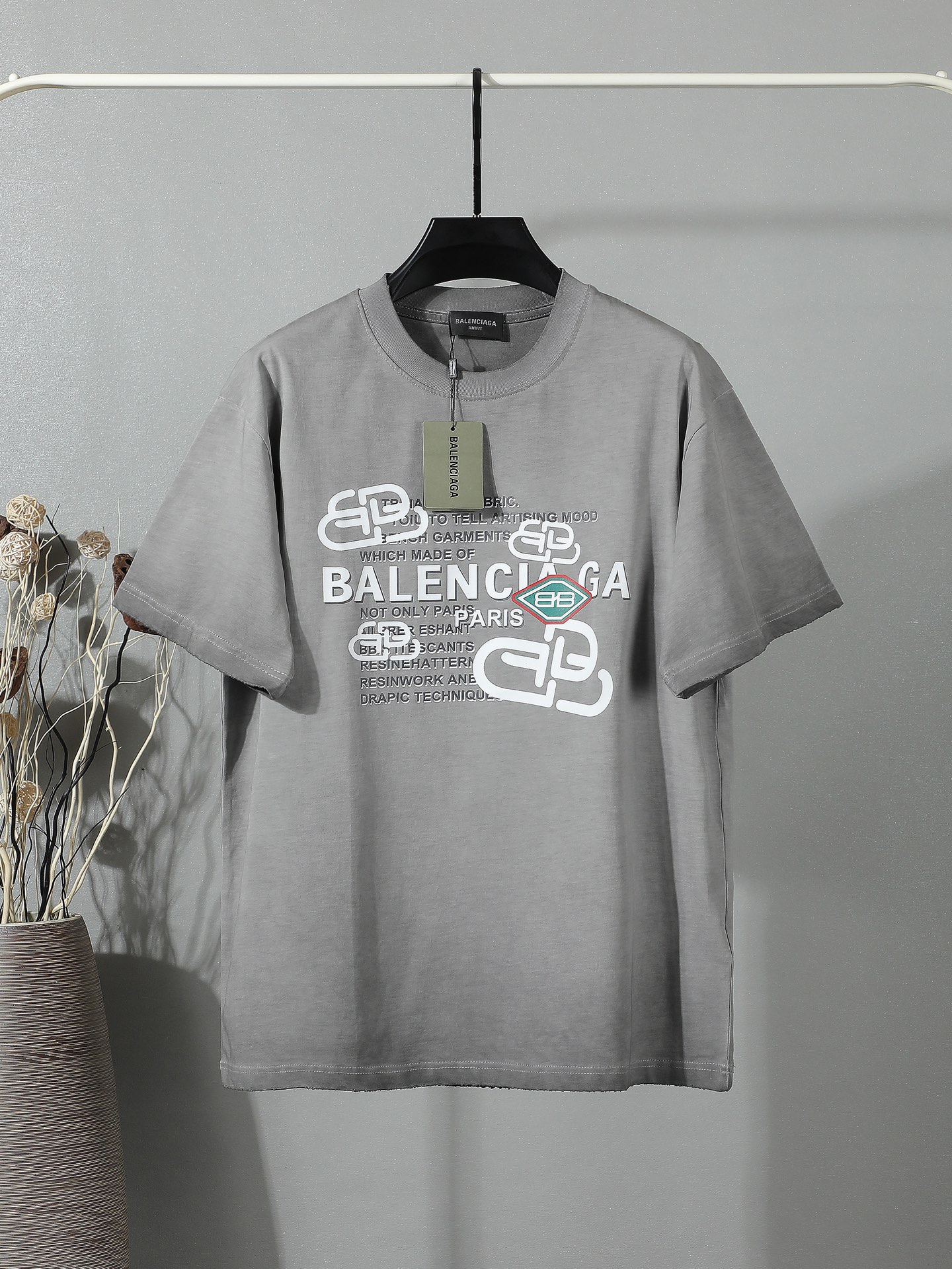 발렌시아가 Balenciaga 26SS 얼리 스프링 신상 레터 로고 프린팅 반팔 티셔츠