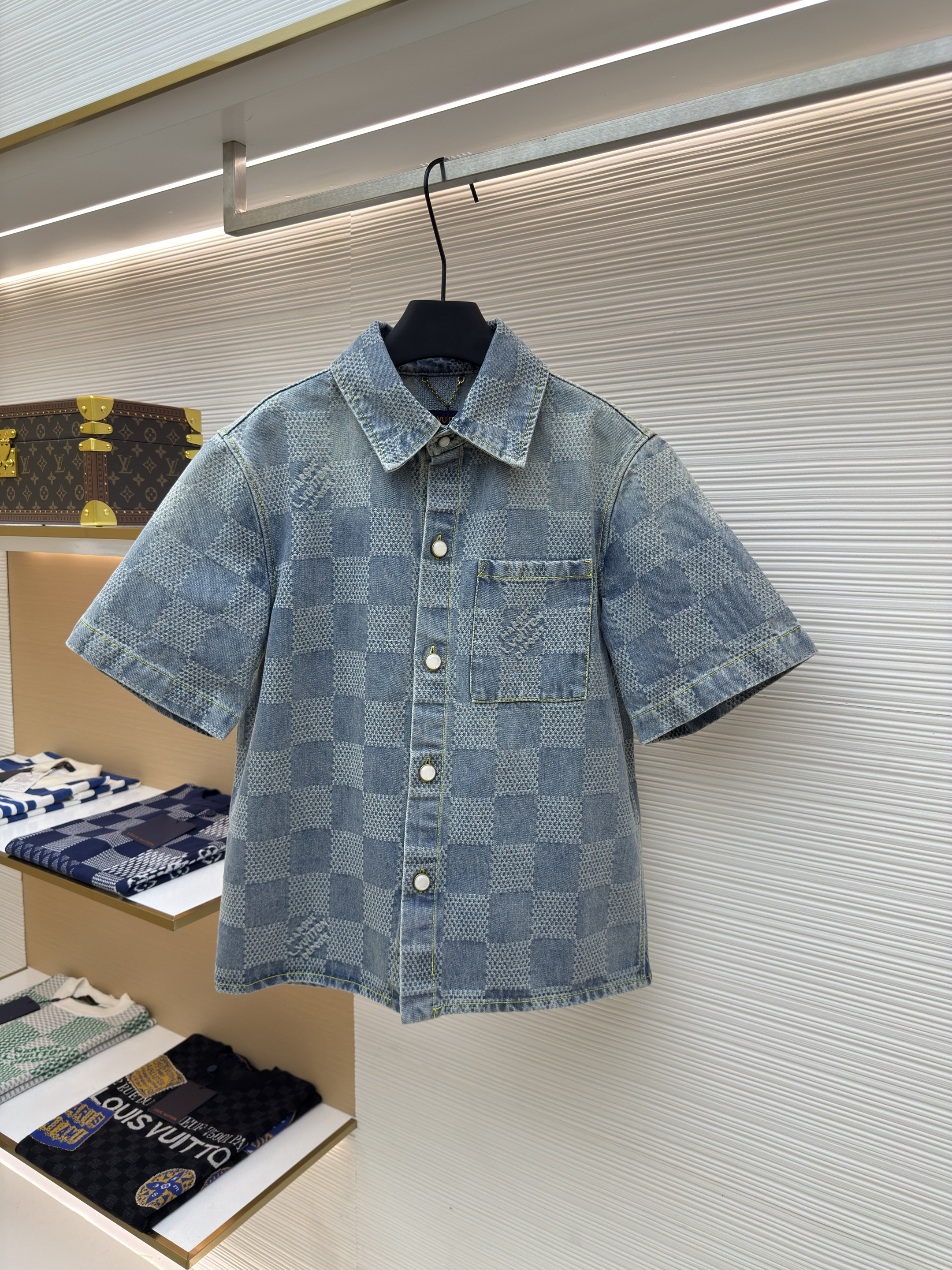 루이뷔통 Louis Vuitton 체커보드 데님 반팔 셔츠(X공장)