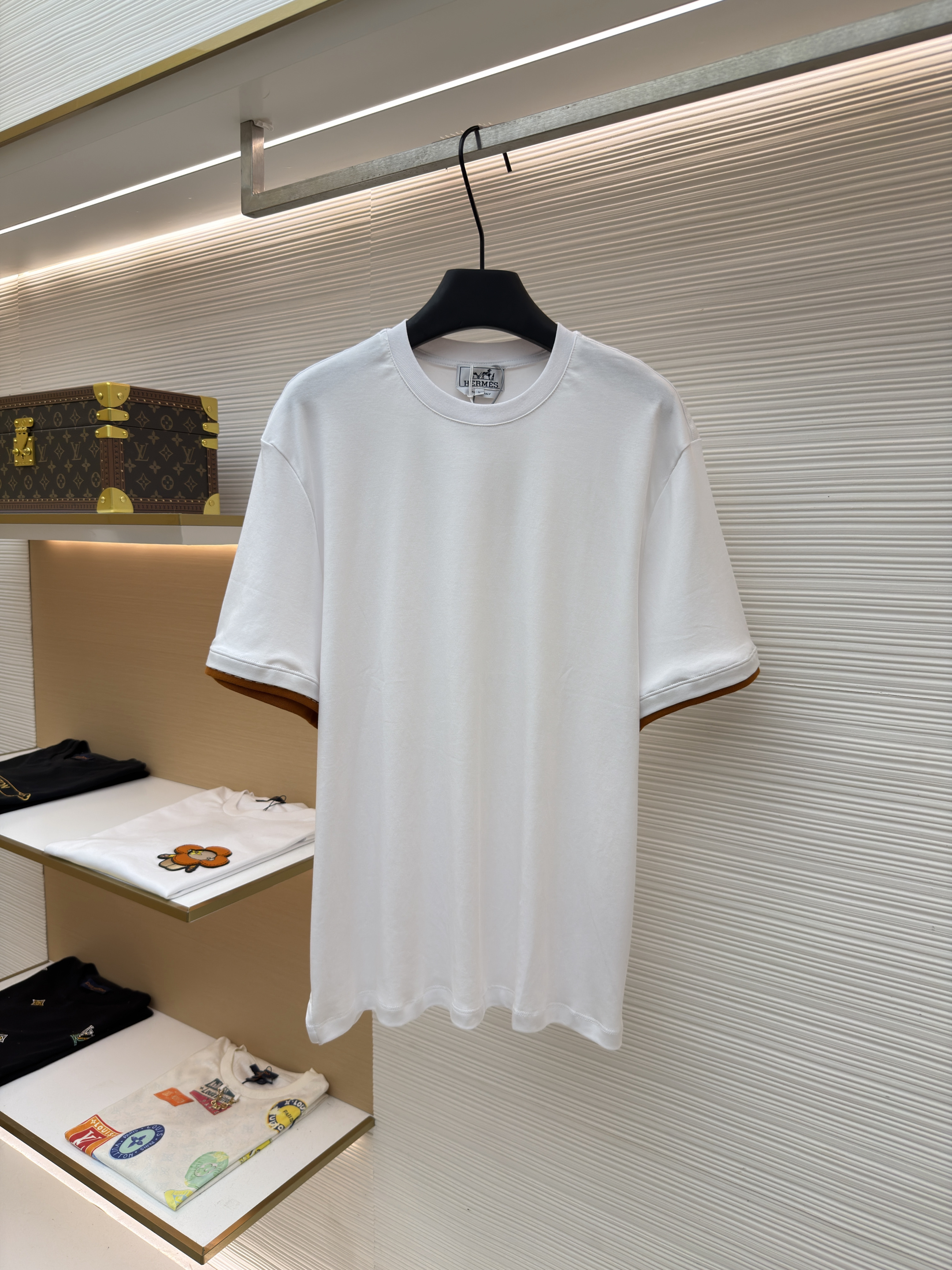 HERMÈS(에르메스) 안장 패턴 더블 커프스 Sellier 디테일 티셔츠