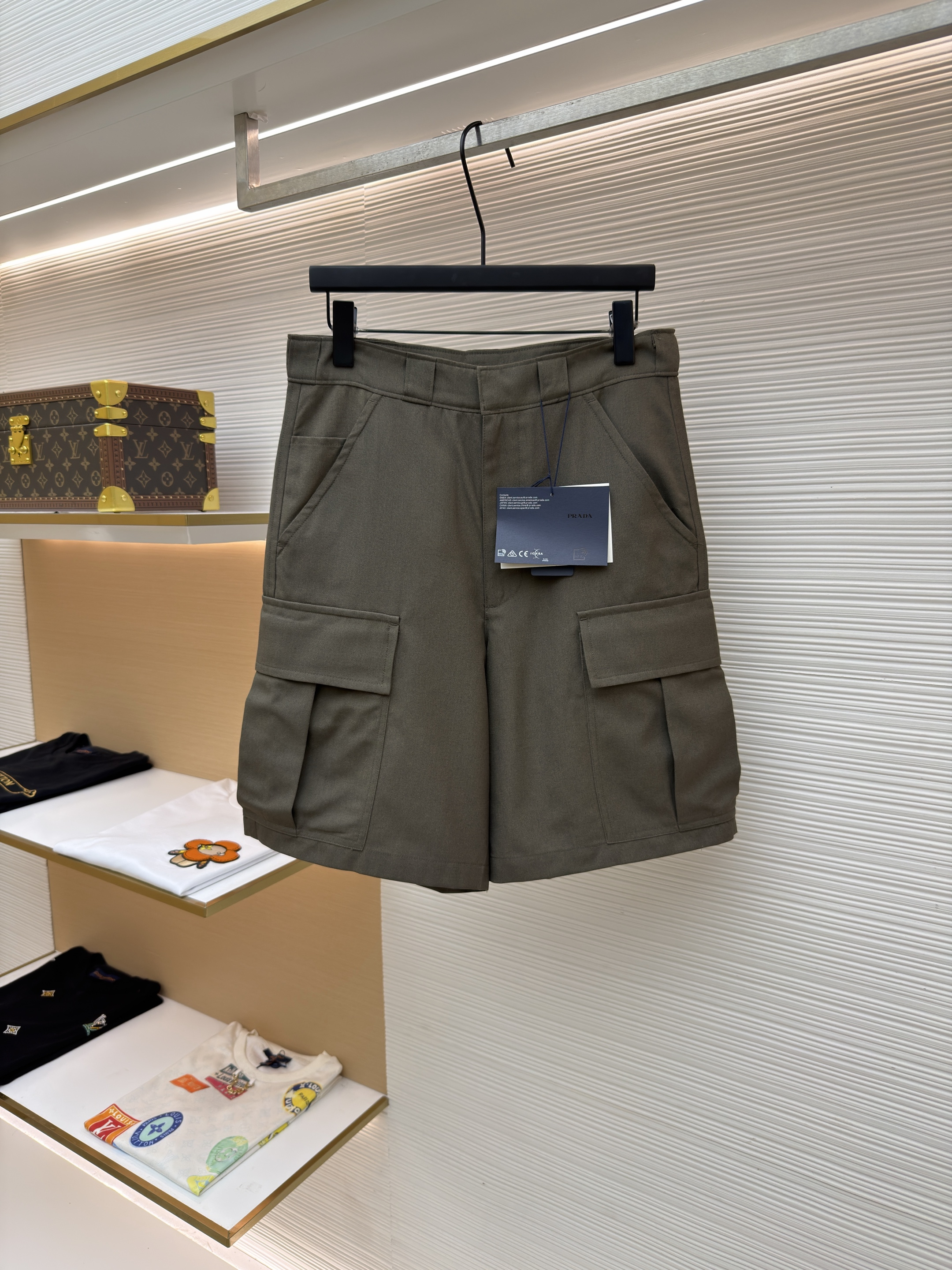 프라다 PRADA 삼각 로고 혼방 카고 쇼츠