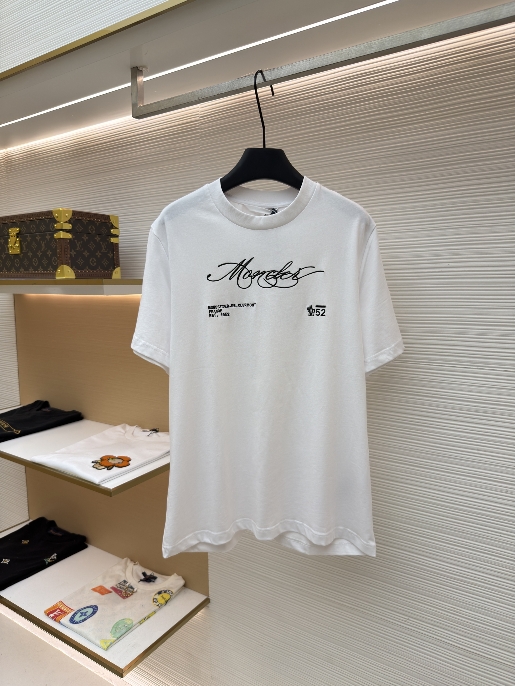 믕클레어 Moncler 자수 로고 패치 반팔 티셔츠