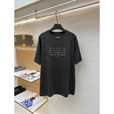 마르지엘라 Maison Margiela 미완성 자수 프린트 반팔 티셔츠
