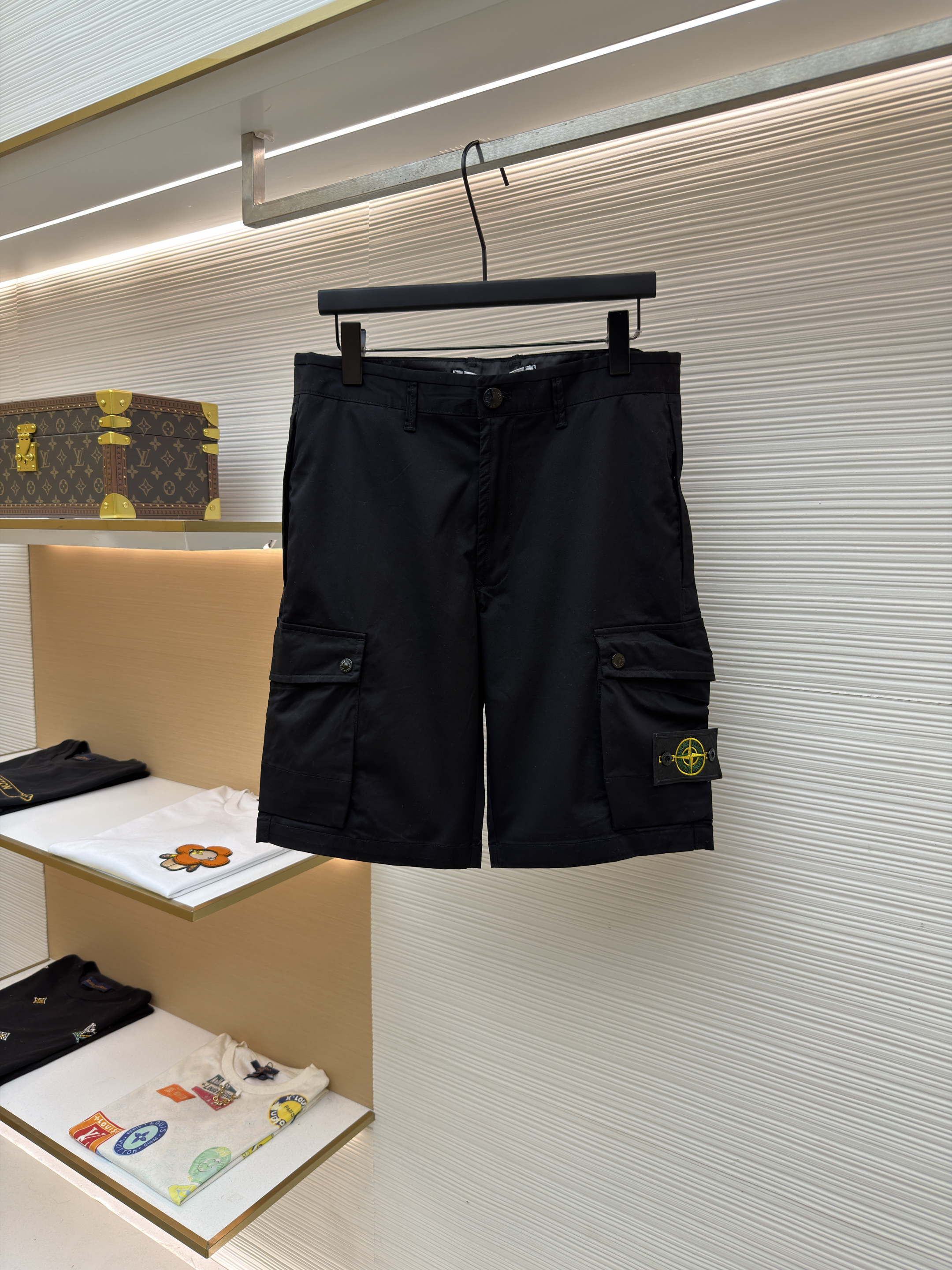스톤 아일랜드 Stone Island 와펜 카고 반바지