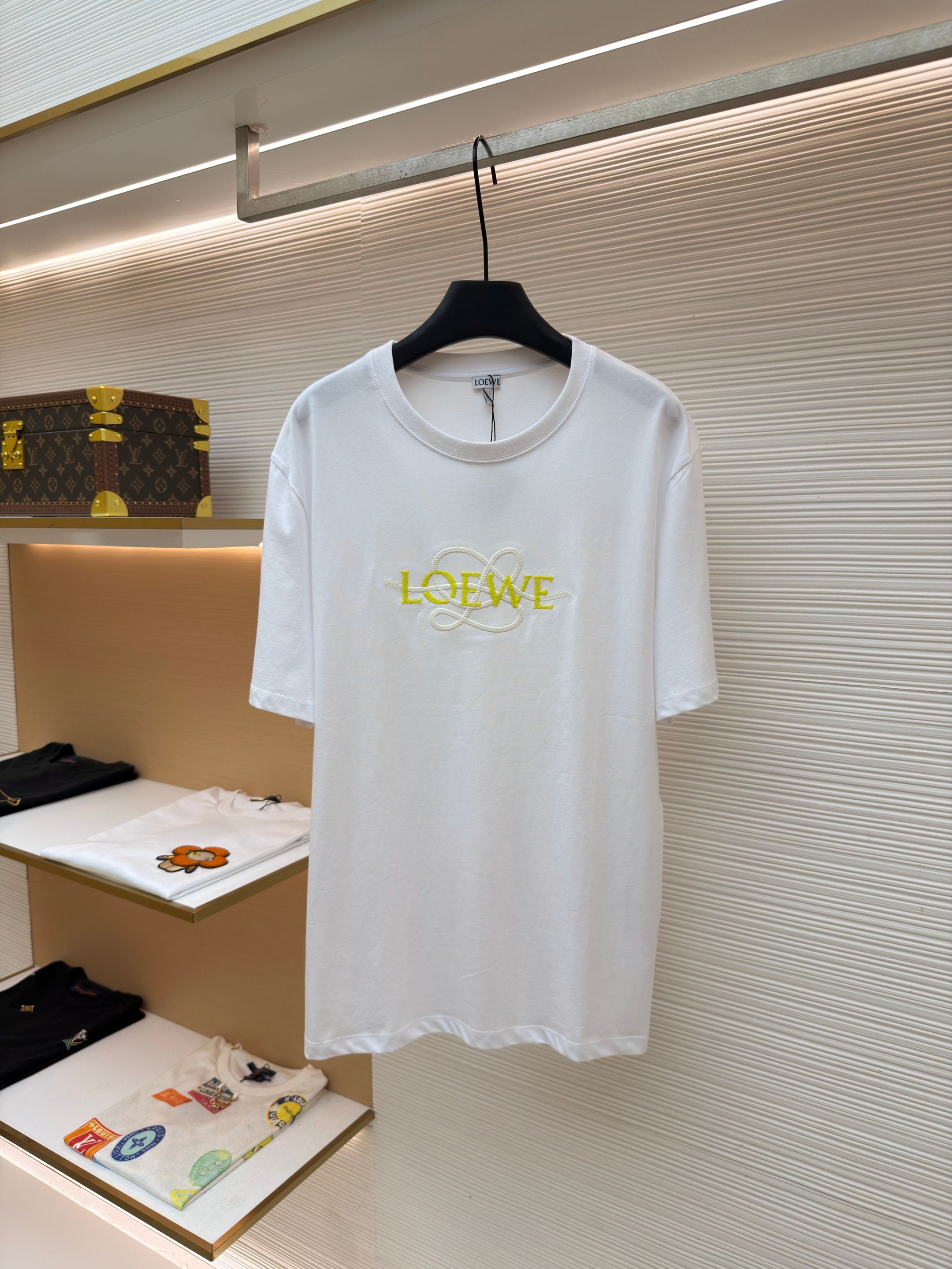 Loewe 마끈 자수 라운드넥 반팔