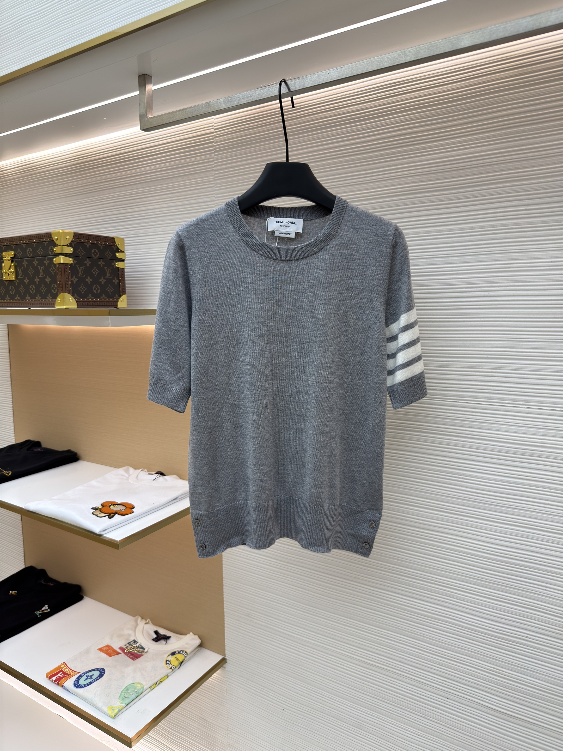 톰브라운 THOM BROWNE 클래식 4선 반팔 니트