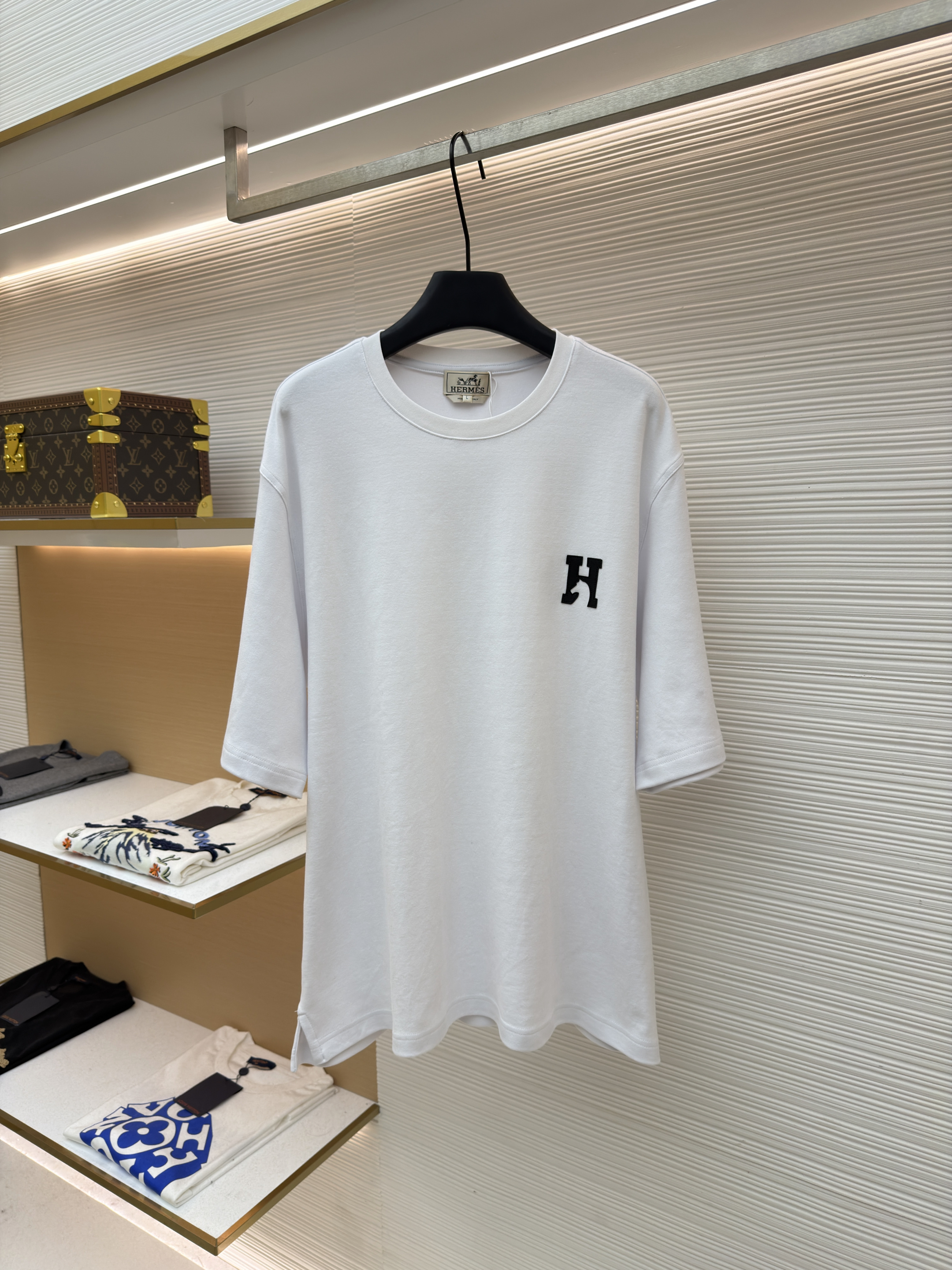 에르메스 Hermès Paris 준마 가죽 자수 반팔 티셔츠