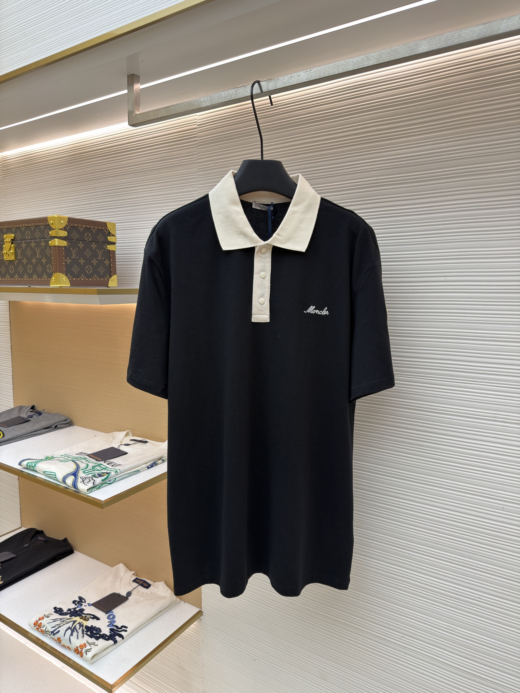 몽클레어 Moncler 자수 스냅 버튼 폴로셔츠