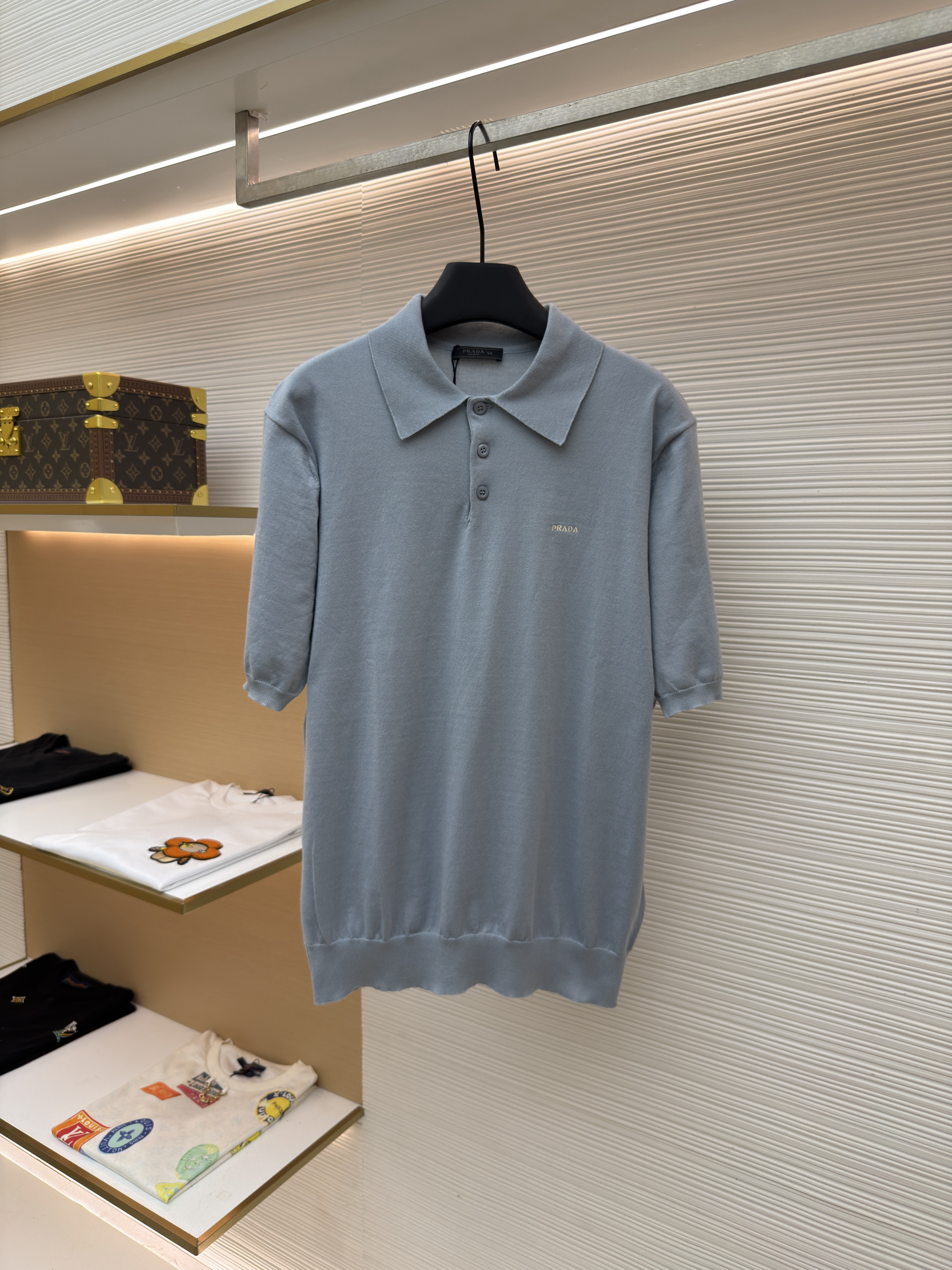 프라다 Prada 자수 로고 폴로 카라 니트