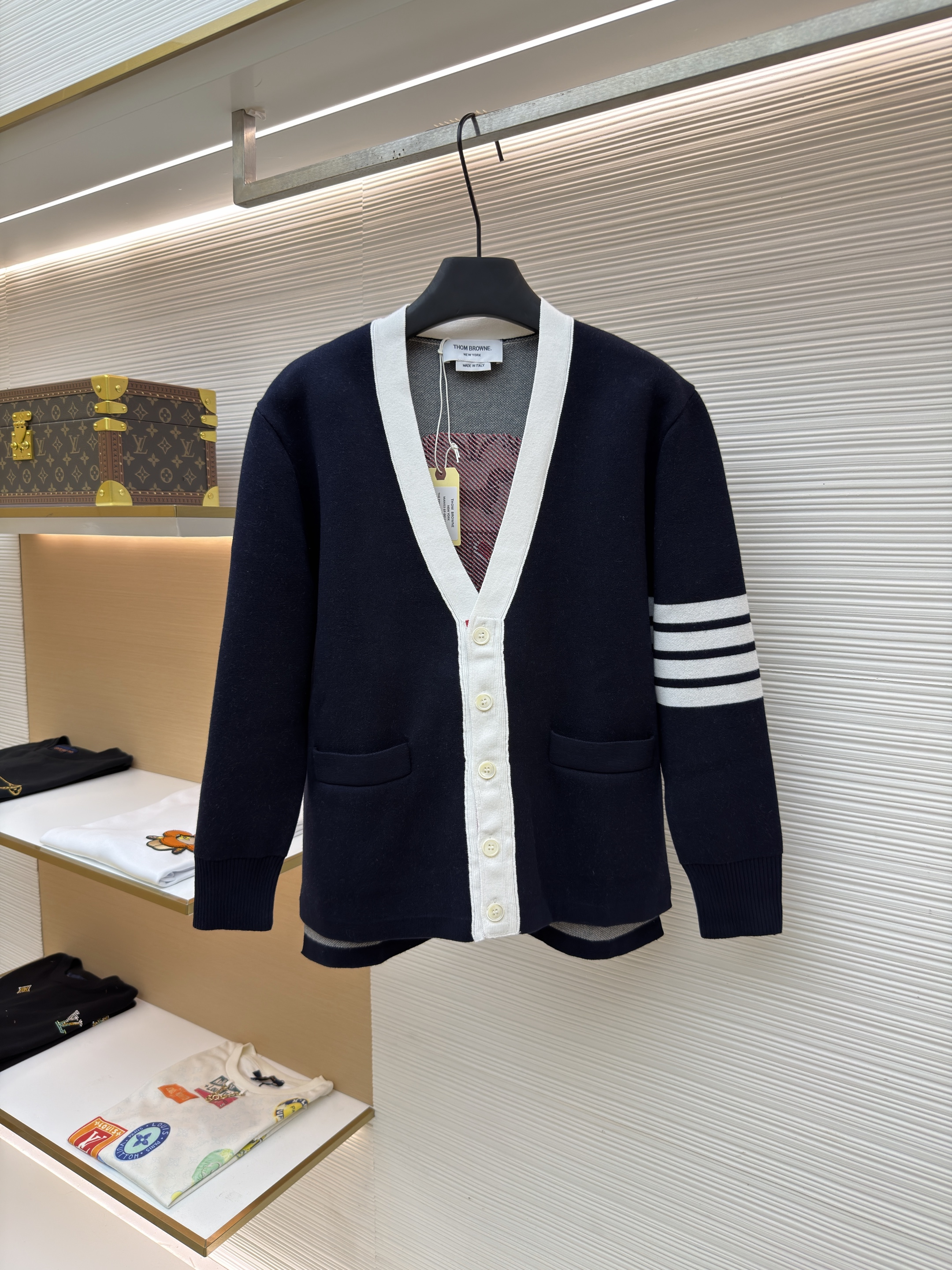 톰브라운 THOM BROWNE 배지 아카데미 가디건