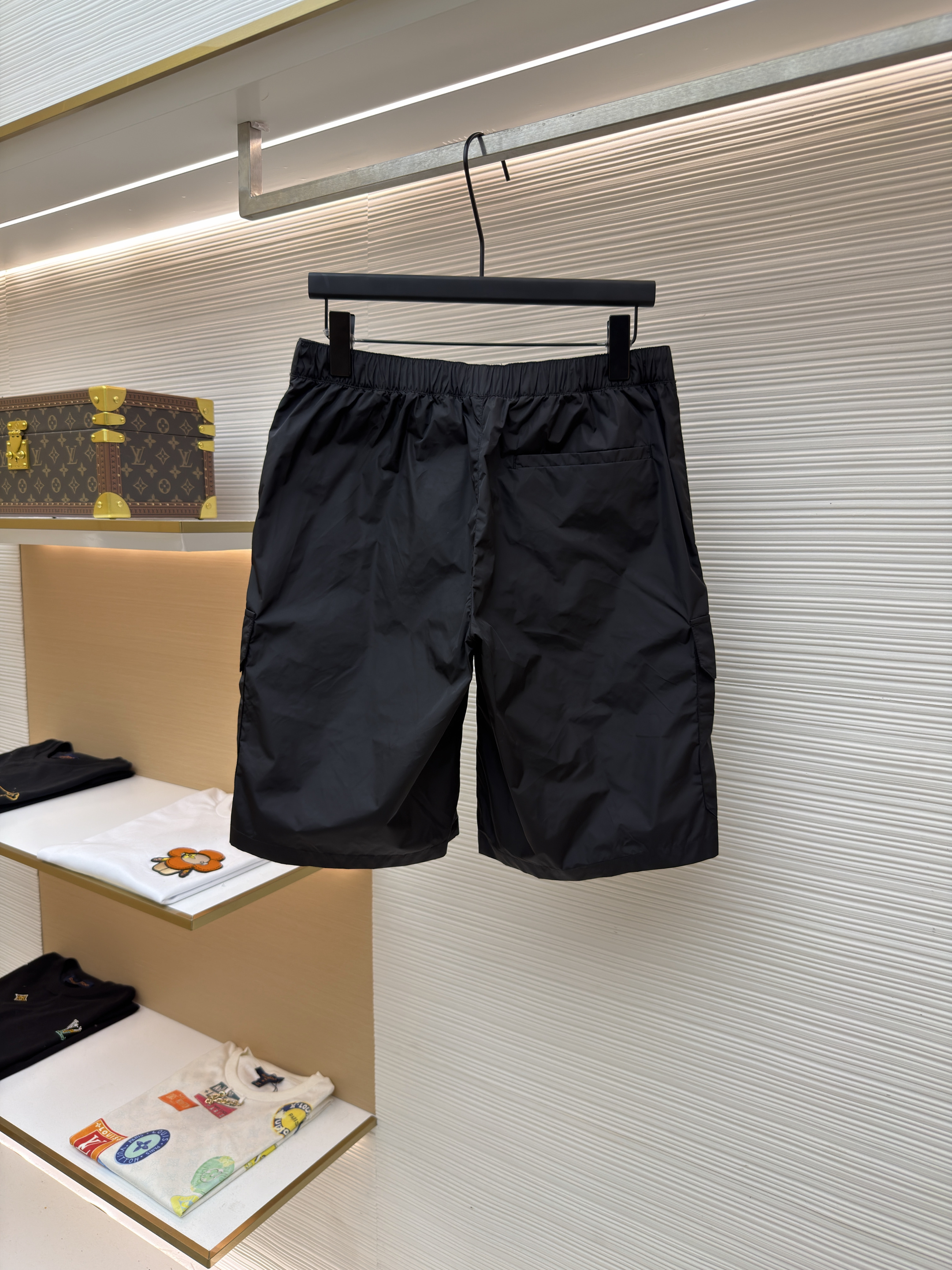 프라다 Prada 포켓 삼각 로고 나일론 카고 쇼츠