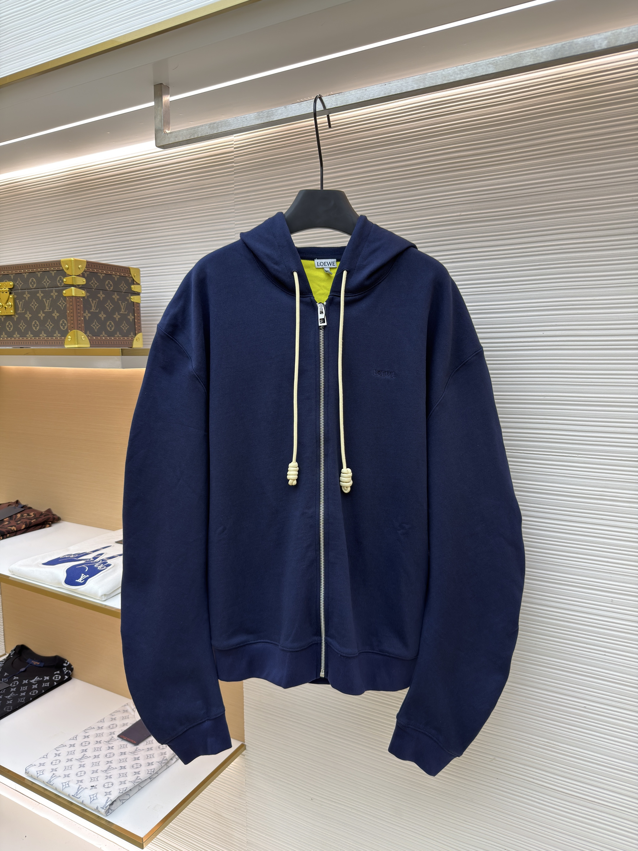 LOEWE 곡선형 소매 후드티