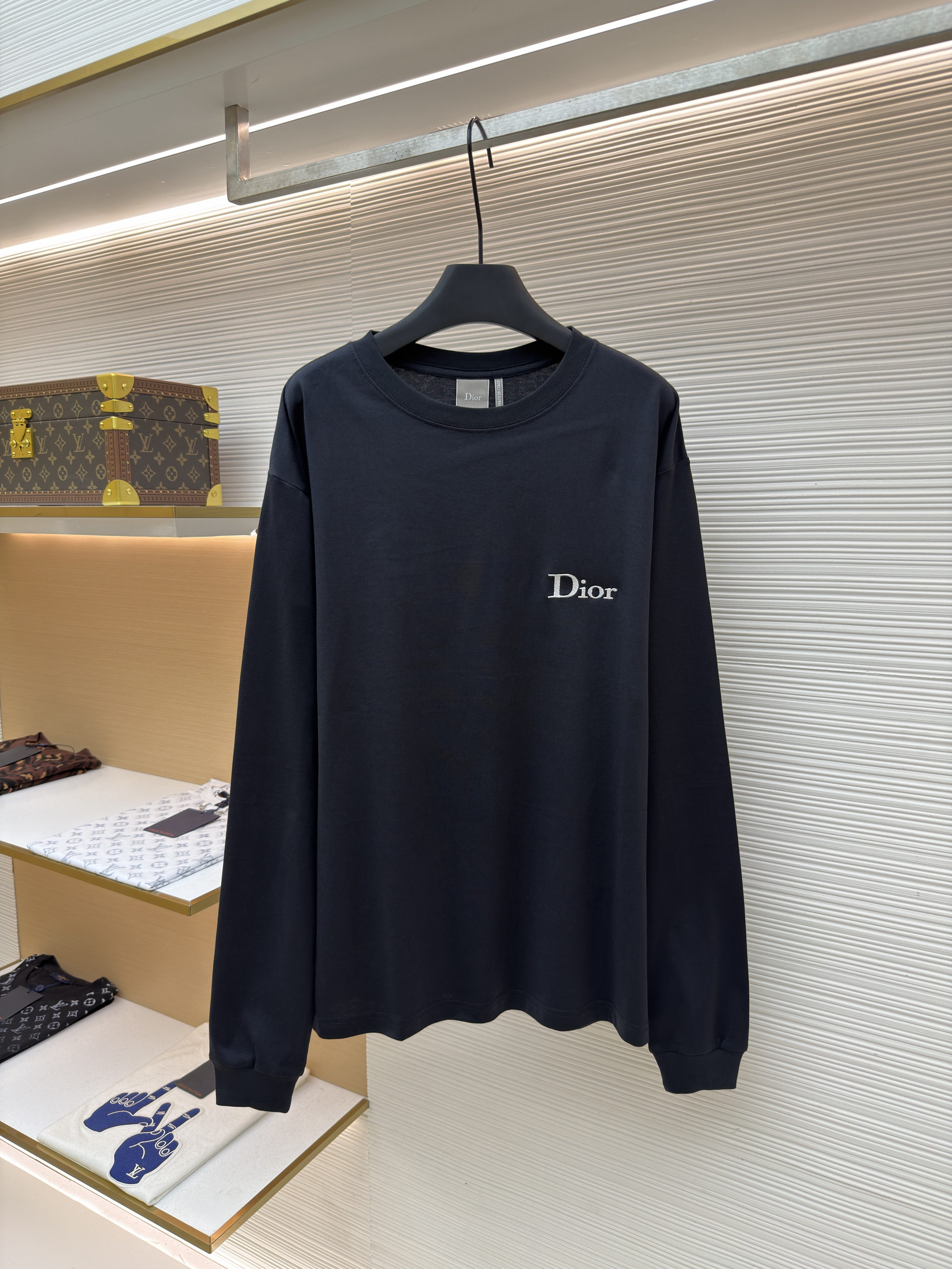 디올 로고 자수 라운드넥 긴팔 티셔츠